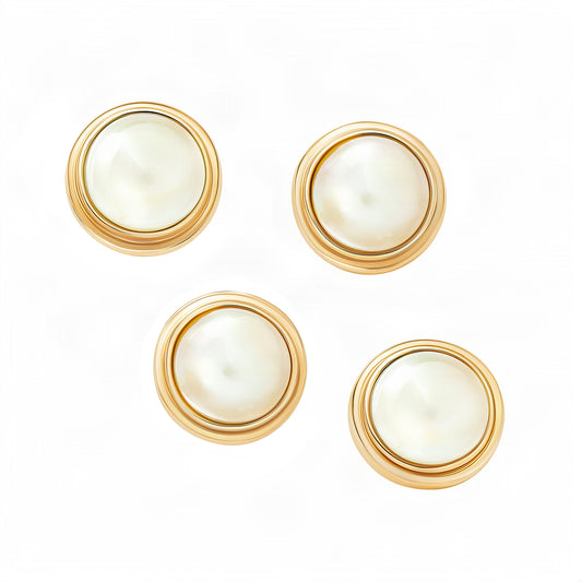Pearl set in 18kt Gold Tuxedo Studs