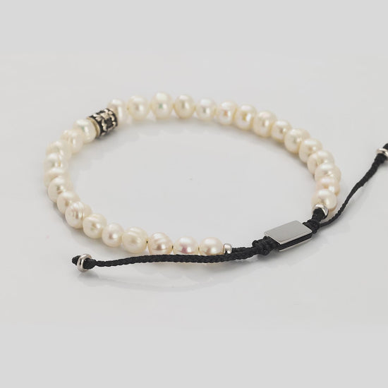 360 video of the Men's Freshwater Pearl Bracelet with Filigree Spacer. Video shows full bracelet and closeup of the filigree spacer. 